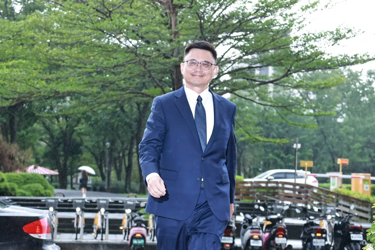 民調最慘時僅領先5%！賴瑞隆：高雄不接受柯志恩與鄭麗文同路線