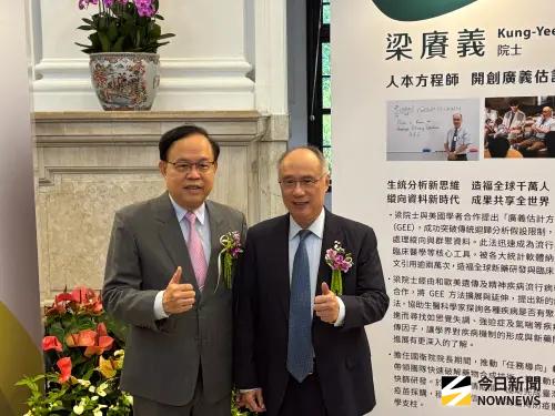 ▲總統科學獎得主葉均蔚院士（左）以及梁賡義院士（右）。（圖／記者李青縈攝）