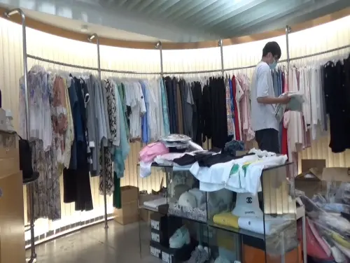 ▲北市東區商家爆賣假貨。（圖／翻攝畫面）