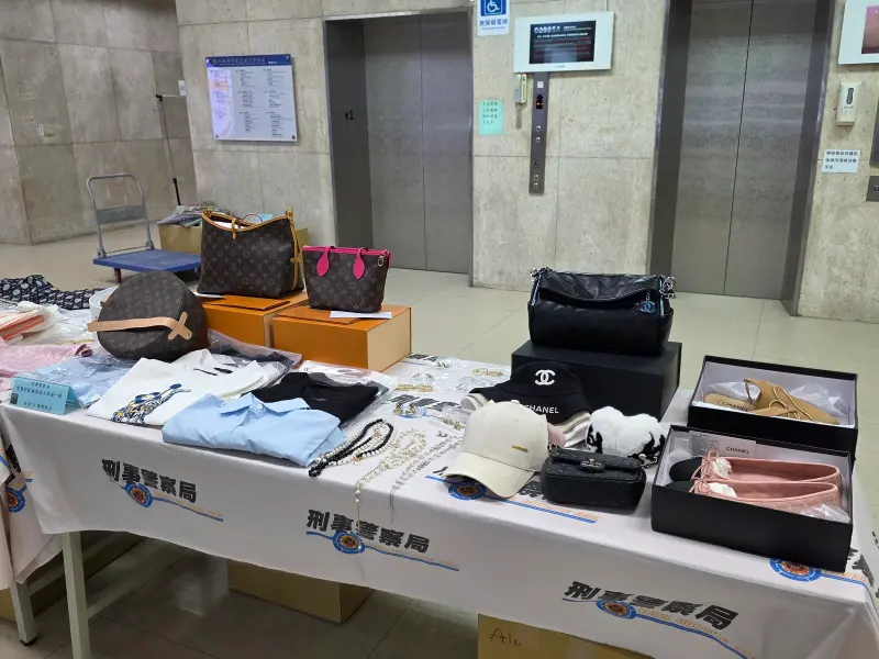 一整桌仿冒精品畫面震撼！北市東區爆賣假貨「月營業額衝破百萬」