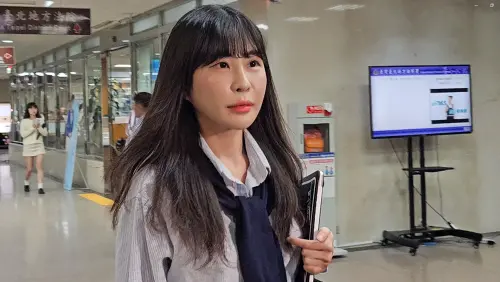 ▲「仙塔律師」李宜諪自認正當行使辯護權，她尊重檢方判斷，還自嘲人在社會上總是難免被告。（圖／記者劉松霖攝）