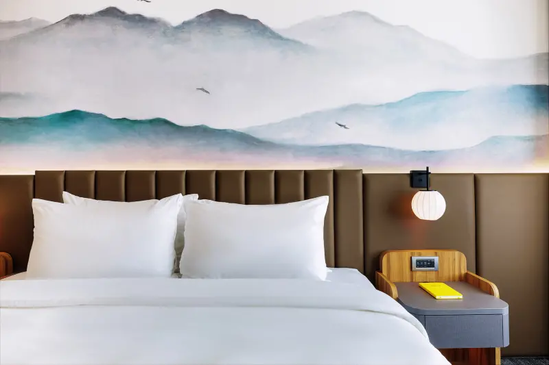 ▲嘉義福容voco酒店針對普發萬元祭出「開箱套房奢華兩夜」超殺專案，入住單臥套房兩晚僅需一萬，是1.4折之優惠。（圖／嘉義福容voco酒店提供www.fullon-hotels.com.tw/voco/cy/tw/）