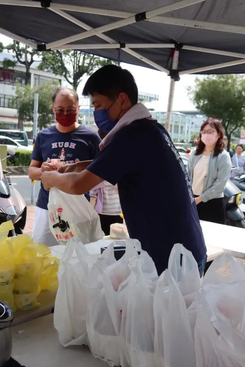 ▲「烤雞特攻隊」的車隊時常在各縣市之間巡迴販售。（圖／烤雞特攻隊高屏嘉義店授權使用）