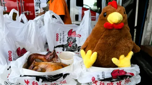 ▲「烤雞特攻隊」高屏嘉義店稍早打賭9縣市「周三沒放假」就送100隻烤雞，而祭品文幾乎確定成真。（圖／烤雞特攻隊高屏嘉義店授權使用）