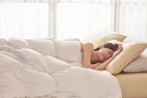 ▲90/10法國可水洗羽絨長效防蟎冬被。（圖／HOLA提供）