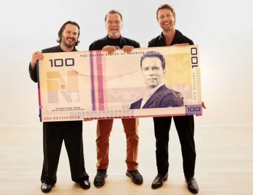 ▲《逃亡遊戲》導演艾德格萊特（左起）、阿諾史瓦辛格、葛倫鮑威爾開心團聚，為該片造勢。（圖／摘自 IG@glenpowell) 