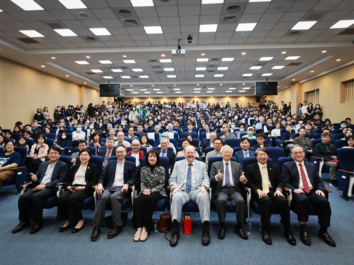 ▲超過400名師生擠爆長庚大學工學大樓會議室。（圖／劉祐龍攝）