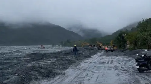 人禍非天災？花蓮明利村遭洪水淹沒　村長早示警致災破口處
