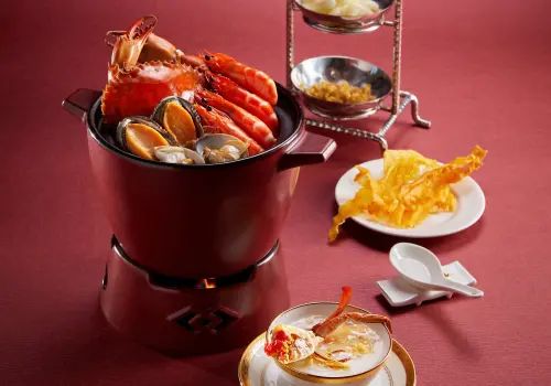 ▲宵夜場精選多道傳統粥點與台式經典美食，包含潮州蝦兵蟹將砂鍋粥等。（圖／圓山大飯店提供）