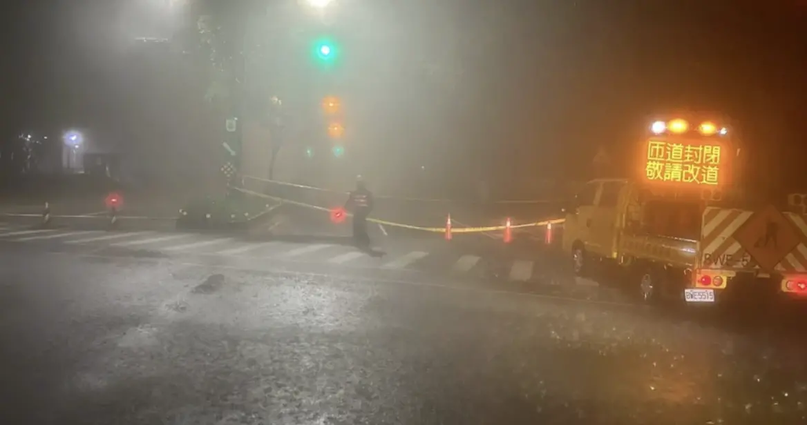 宜蘭蘇澳水淹半層樓！時雨量飆126毫米 氣象署：雨勢明早才趨緩