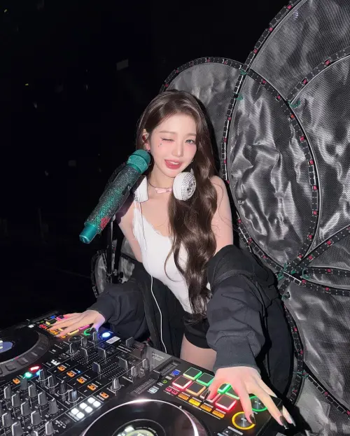 ▲張員瑛（如圖）買下超級富人區豪宅，與GD、SUGA、JIN等人當鄰居。（圖／翻攝自張員瑛IG@for_everyoung10）