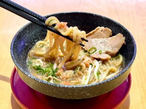 ▲「一幻蝦味噌拉麵」160元。（圖／記者蕭涵云攝）