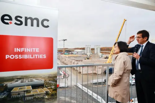 德國參訪歐積電　蔡英文送暖工程師：有時間記得回台灣
