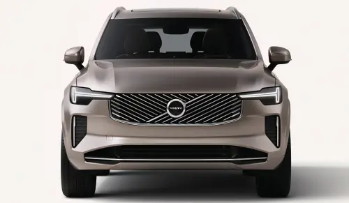 ▲中央造幣廠林姓副廠長的私人油電車是這款Volvo XC90 T8，2025年新車價300多萬元，不過在案發時，副廠長駕駛由廠商提供的舊款車。（圖／翻攝volvocars.com）