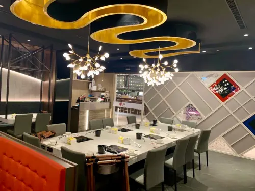 ▲「滿堂紅」雖是吃到飽，但是用料、裝潢都走高檔路線。（圖／翻攝滿堂紅頂級麻辣鴛鴦鍋粉絲團facebook.com/mafupot）