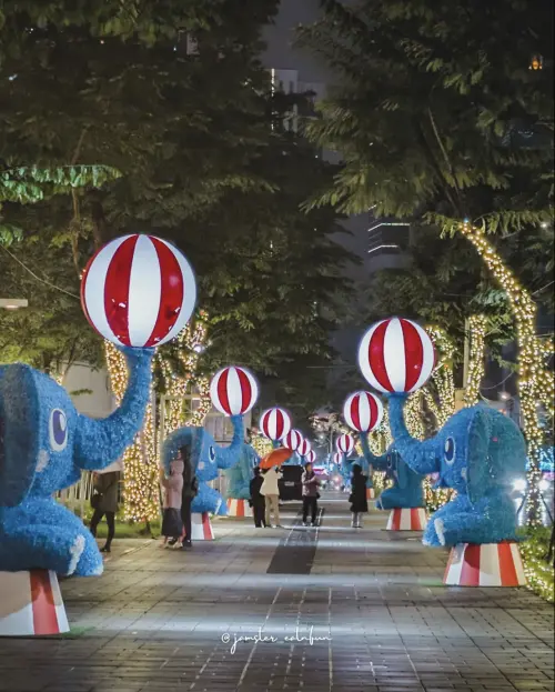 ▲2025新北耶誕城、板橋耶誕城。（圖／Threads@jamster_eatnfun授權提供）