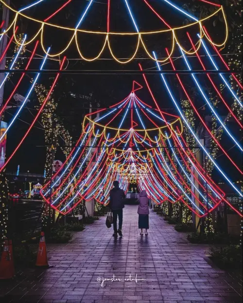 ▲2025新北耶誕城、板橋耶誕城。（圖／Threads@jamster_eatnfun授權提供）