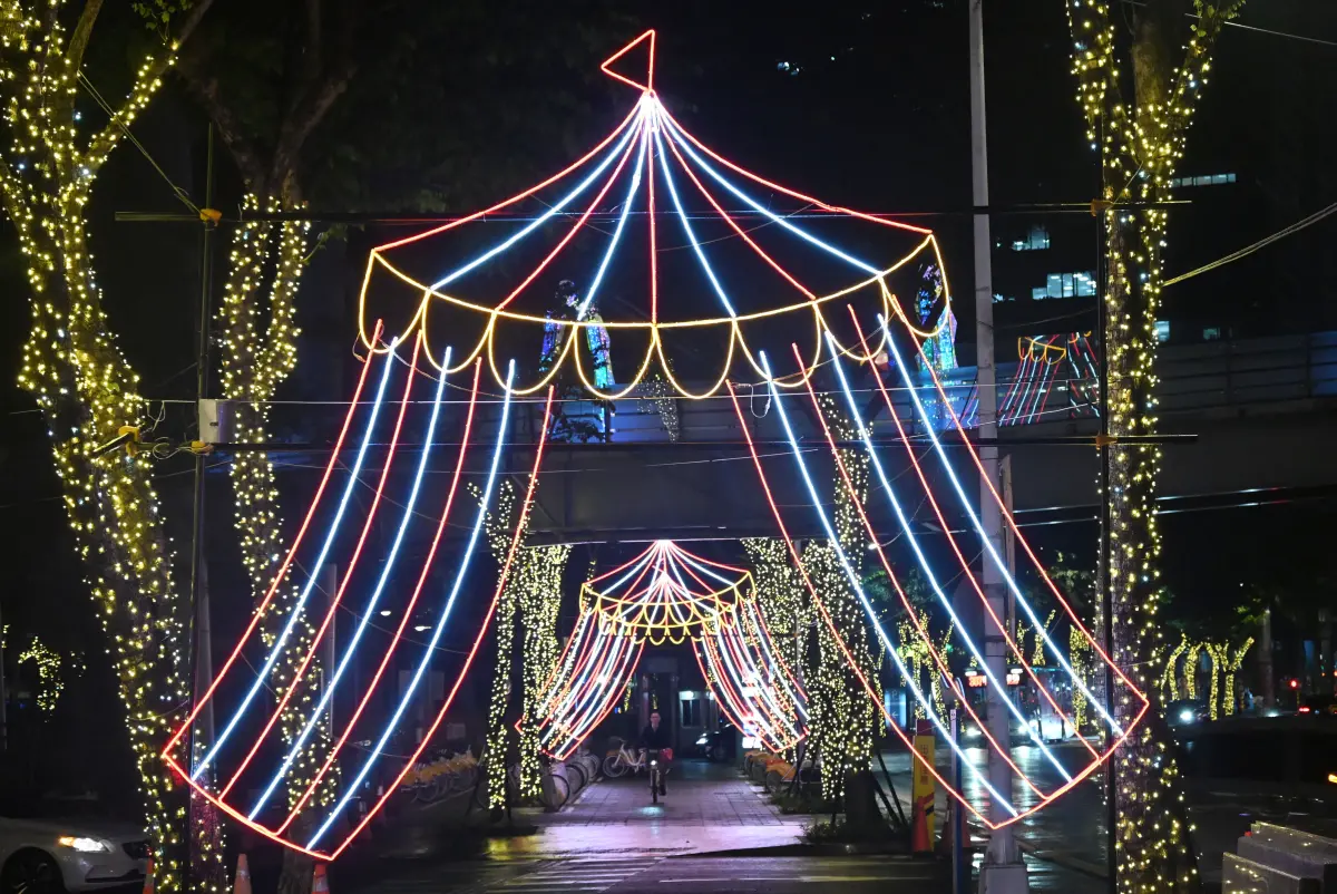 新北耶誕城「板橋人地獄開門」！2原因只能辦在板橋 在地人崩潰
