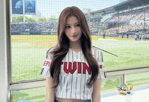 ▲Sana的笑容連女生也無法抗拒。（圖／＠m.by__sana IG）