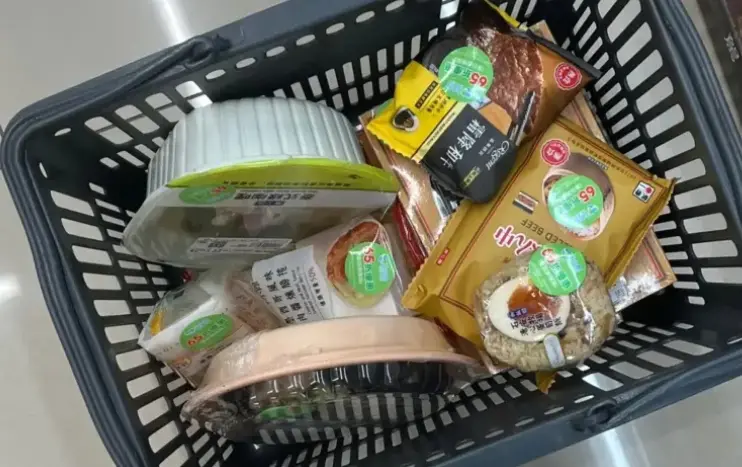 7-11即期品價格變了？門市震撼公告 眾全愣住：太狠心、改吃全家