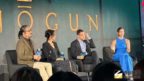 ▲《幕府將軍》真田廣之（左起）、瑞秋近藤、賈斯汀馬克斯是Disney+大會上，唯一一組坐著對談的貴賓。（圖／記者陳雅蘭攝）