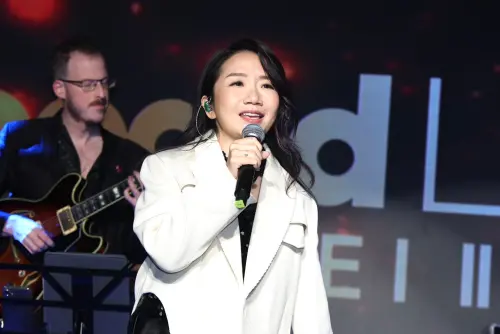 ▲Billboard Live TAIPEI音樂餐廳今（13）日正式開箱，主持人陶晶瑩（如圖）幽默登場，幫場地試聲響，獻唱了一曲〈Love〉。（圖／記者朱永強攝影）