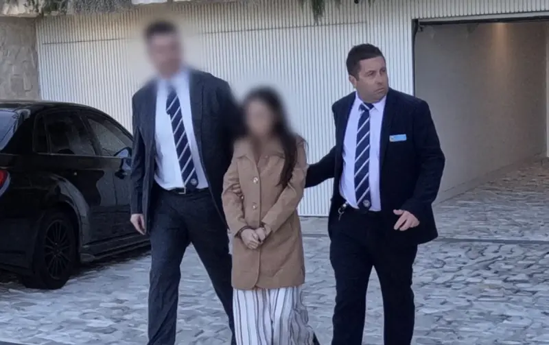 ▲澳洲警方近日逮捕一對自稱是「算命師」的越南裔母女，主嫌母親被指控靠詐騙斂財，得手金額高達近7000萬澳元（約新台幣14億元）。（圖／翻攝自NSW Police）