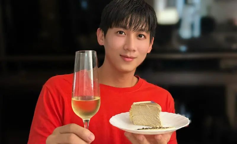 ▲何孟遠（如圖）當初因與采子雙向劈腿被罵翻，粿粿、王子如今也面臨相同局面。而何孟遠昨日更新貼文曝光近況，他改名字後甚至還搬離台灣。（圖／何孟遠IG@dream.ho）