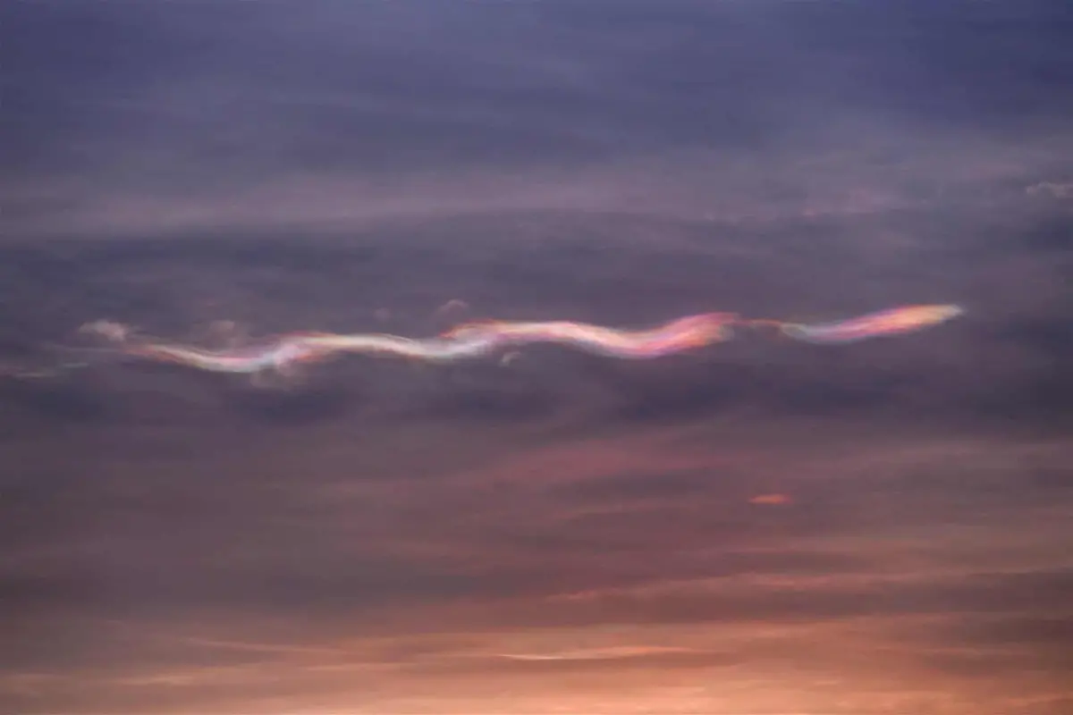 「彩龍天上飛」奇景掀熱議！香港天文台揭真相：能見到算運氣好