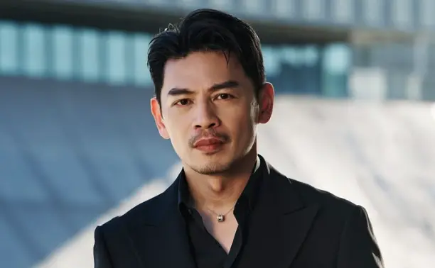 ▲阿Ken（如圖）日前上陶晶瑩主持的節目《女人心事》，談論到傳統藝人常被網友大酸太保守，對此他冷回一句：「有些人2、3年就跌神壇，因為他就被看穿了」，在網上掀起熱議。（圖／翻攝自IG kenlin125）