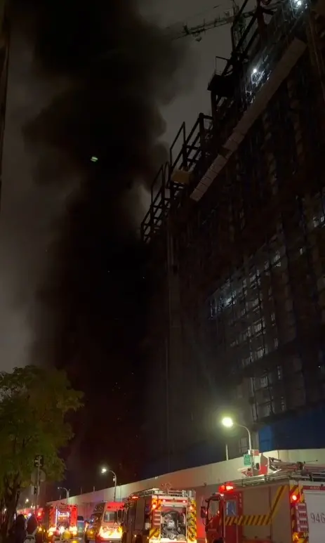 快訊／台北民生社區都更建案工地傳火警！冒黑煙直竄天際
