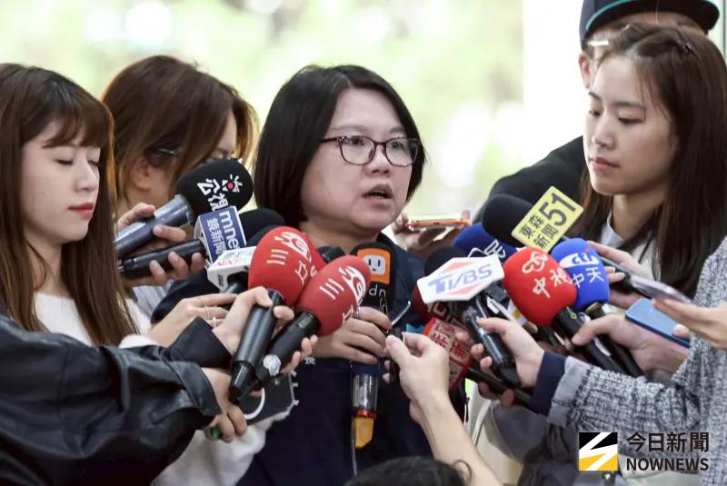    ▲高嘉瑜爆敬老金官網「台北變上海市」　，北市社會局長姚淑文表示，已報警提告。（圖／記者朱永強攝）  