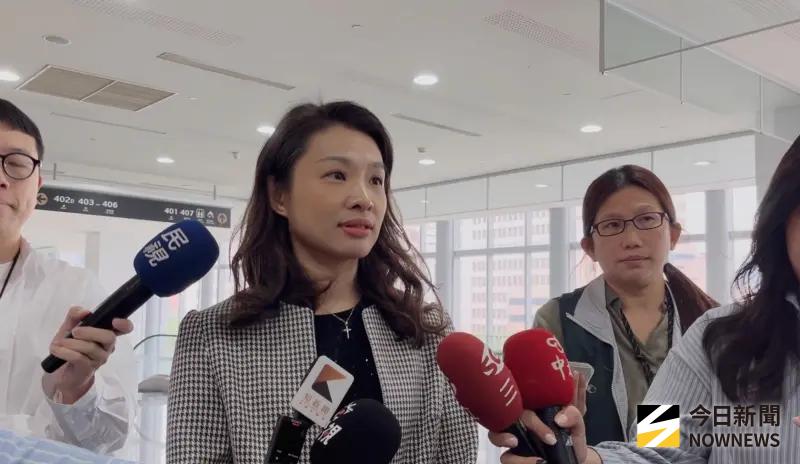 ▲國健署長沈靜芬提到，人工生殖法修法版本目前正在行政院；對於近日的爭議，強調要尊重代理孕母隱私。（圖／記者張乃文攝）