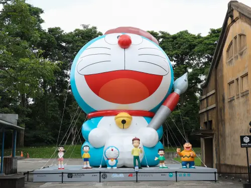 ▲12公尺高的哆啦A夢，也將在高雄站展出。（圖／記者陳明安攝）