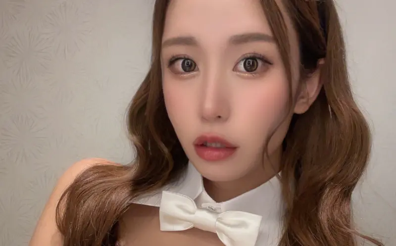 ▲日本28歲AV女優中尾芽衣子（如圖）過世，好友聖妃羽里昨日發文證實中尾芽衣子死訊，她很自責沒能在中尾芽衣子生前多關心她。（圖／中尾芽衣子X@nakaomeiko）