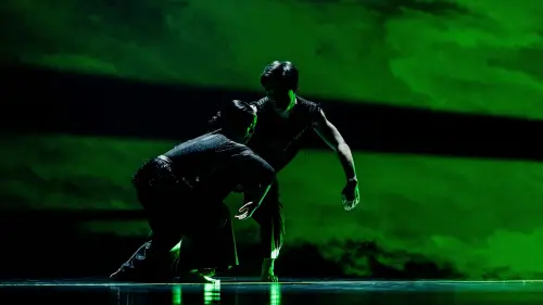 ▲《關不掉的耳朵》全長 65 分鐘，如同一部不受鏡頭框架限制的電影在劇場中展開。（圖／衛武營提供）