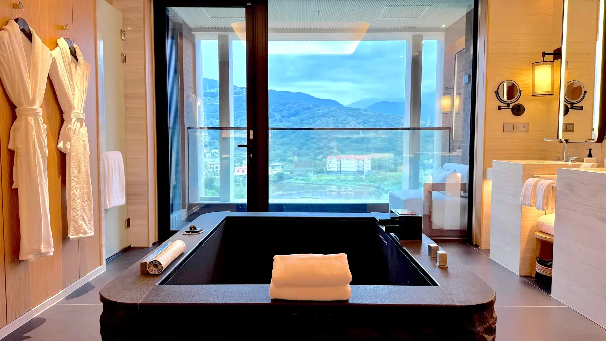 新北北海溫泉洲際酒店開箱！房內泡湯吃鐵板燒 無邊際泳池1萬2起