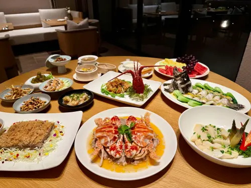 ▲全日中餐廳「嶼」開吃以在地食材打造的粵菜。（圖／記者蕭涵云攝）