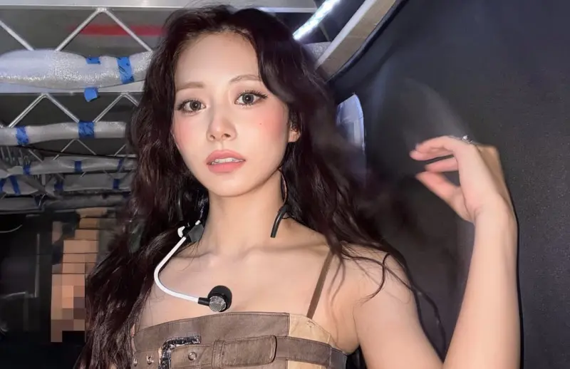 ▲子瑜日前大方公開童年洗澡照，精緻五官根本等比例放大，不變美貌讓粉絲忍不住驚呼：「從小美到大」。（圖／子瑜IG@thinkaboutzu）