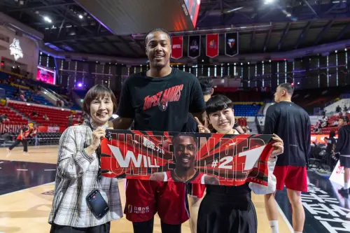 日本母女跨海追星！豪砸季票應援威力斯　戰神假日主場都飛來台灣
