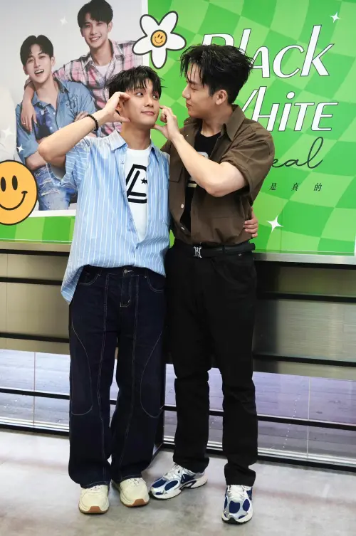 ▲紀成澔（左）和葛兆恩（右）兩人在《黑白原來是真的》劇中有親吻戲。（圖／記者嚴俊強攝影）