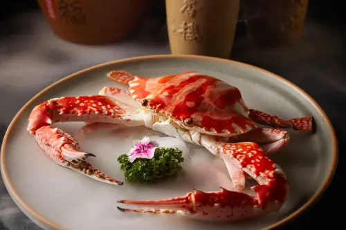 ▲「秘製花雕凍蟹」用的不是大閘蟹，而是飽滿肥美的沙母。（圖／亞都麗緻提供taipei.landishotelsresorts.com/）