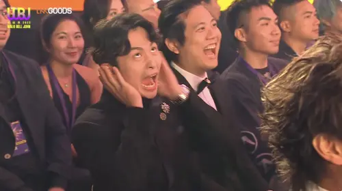 ▲博恩坐在台下露出傻眼表情。（圖／翻攝自走鐘獎Walk Bell John Awards YouTube）