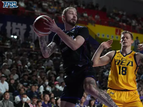 影／攻城獅贏啦！票價漲到2500　德魯被球迷驚呆：聽不到教練說話
