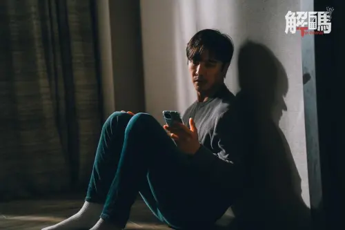 ▲謝佳見在《解碼》中詮釋人性在崩潰邊緣的掙扎與脆落