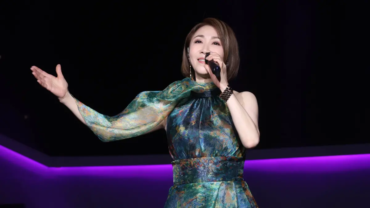 李翊君驚喜現身！民歌50台中場落幕 千人合唱〈萍聚〉淚灑現場