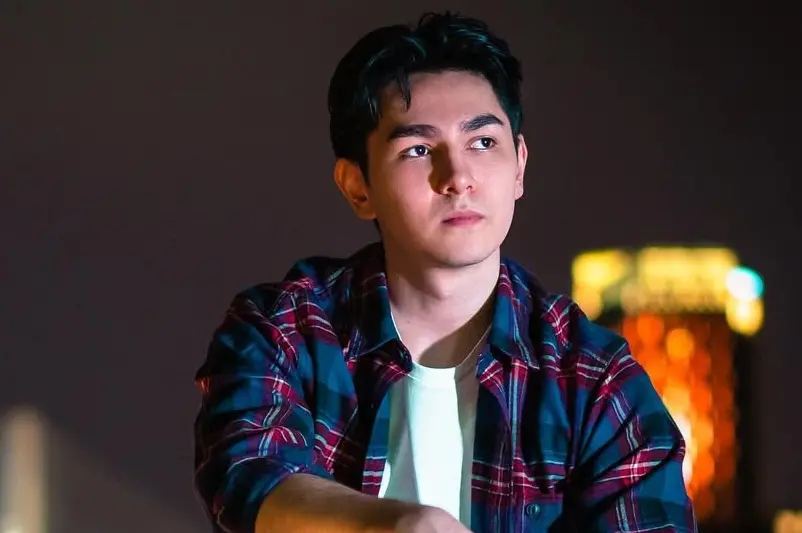 錫蘭曾嗆走鐘獎垃圾！今年再缺席抱走2獎 超大張感言竟只寫這2字