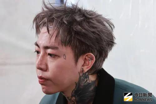 ▲謝和弦（如圖）將跨海提告陳德修、汪東城與曾沛慈等人在沒有獲得他的同意公開演出〈夠愛〉。（圖／記者吳翊緁攝）