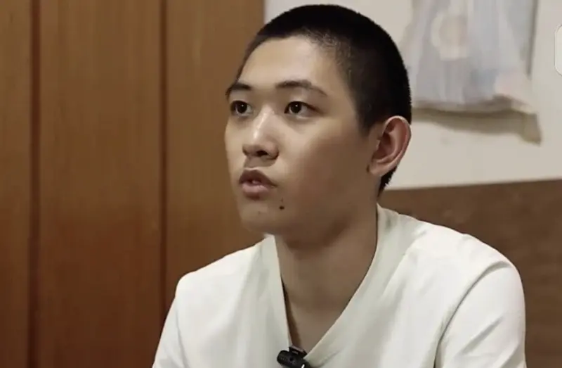    ▲胡父多日跨省尋子，終於盼到胡一嘯安全返家。（圖／翻攝自央視）  