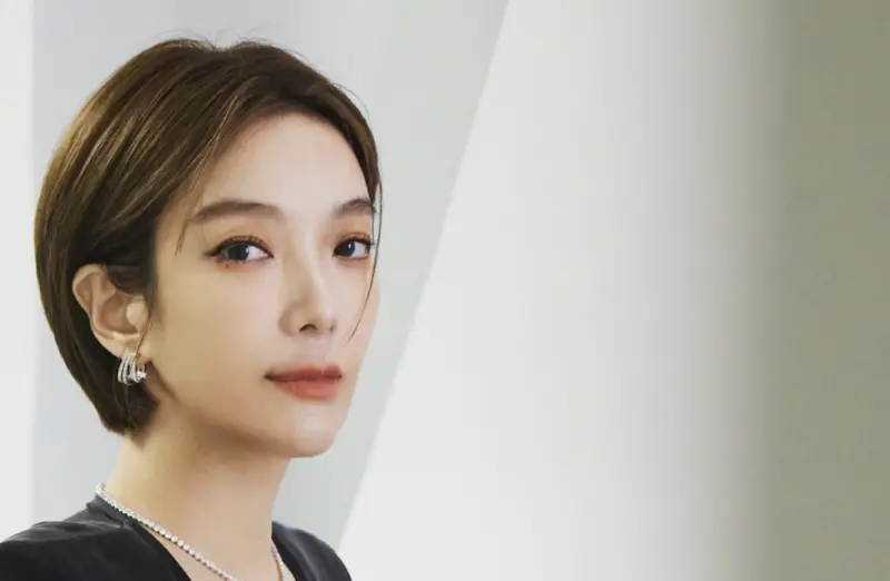 ▲蔡淑臻（如圖）主演的劇集《村裡來了個暴走女外科2》終於殺青，日前她出席殺青酒看起來心情輕鬆不少，而男主角薛仕凌則因為閃兵案持續神隱中。（圖／翻攝自臉書@蔡淑臻 Janel Tsai）